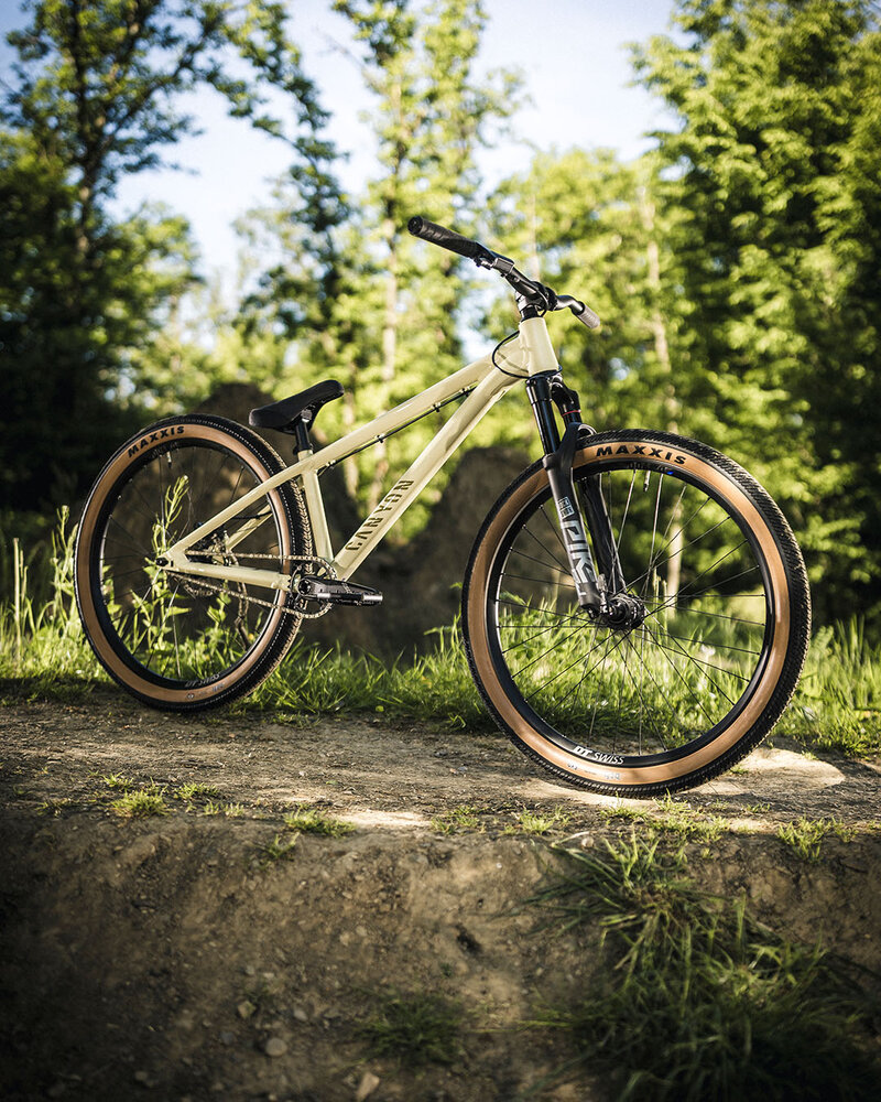 Canyon Stitched 360 シングルスピードホイール 26インチ ALL-NEW STITCHED 360: CANYON'S LEGENDARY DIRT JUMPER FLIES